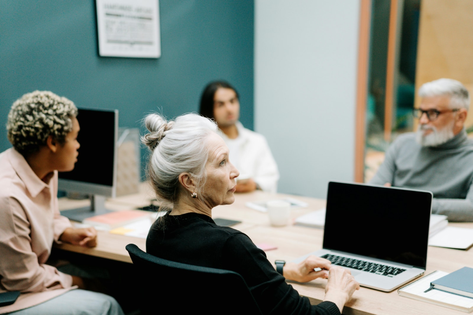 Inégalités femmes-hommes au travail